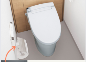 トイレでよく使うものをキャビネットにしっかり収納。 お掃除道具や、予備のトイレットペーパーなど、トイレには置いておきたいものがいっぱい。 リフォレならキャビネットの両側にしっかり収納できます。